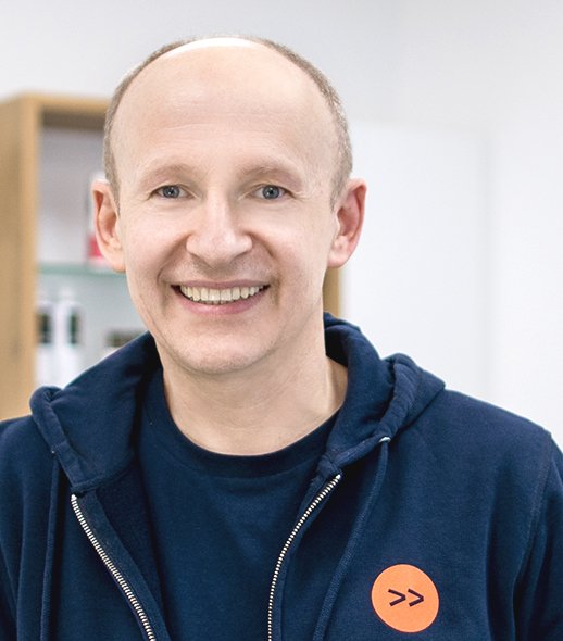 Das Foto zeigt das Porträtbild des Fußexperten Frank Kußmann, Inhaber von Frank Kußmann Orthopädietechnik in Mainz. Sein Spezialgebiet sind Diabetiker-Füße, Diabetikerschuhe und Maßschuhe.